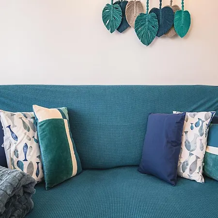 Casa Marazul - *